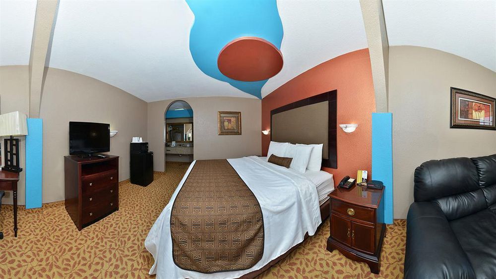 Scottish Inns & Suites - Woodlands Mall Зе-Вудлендс Экстерьер фото